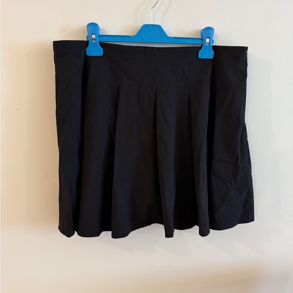 NEW - XL J. Crew Black Pleated Active Skort - Picture 2 of 7